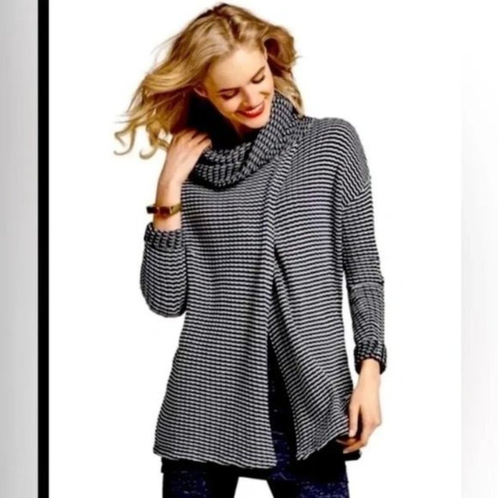CAbi Fergie Split Cowl neck‎ Turtleneck Overlap Wrap Sweater S Small Black White